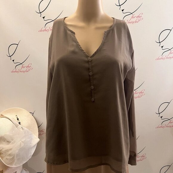 Unbranded. Size Medium. Chiffon Pullover Lined Brown Coffee Blouse. B114 - Picture 1 of 5